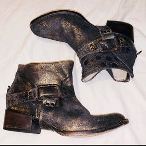 Freebird by Steven Black Gold Phlow Booties! SZ 8